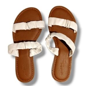 Universal Thread Willow Two-Band Scrunched Sandals